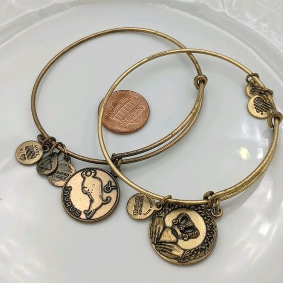 Alex Ani Rafaleian Gold Claddaugh Taurus Bracelet - Picture 1 of 8